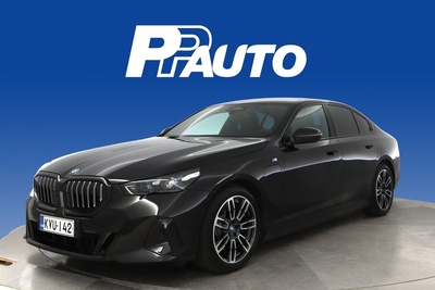 BMW 530 G60 Sedan 530e A Charged Edition M Sport - 2,99% korko jopa 100000 saakka! Voimassa ajalla 16.-19.10.! - Harman Kardon, Driving Assistant, Comfort Access, Vetokoukku, Mukautuvat LED-ajovalot, vm. 2023, 19 tkm (1 / 32)